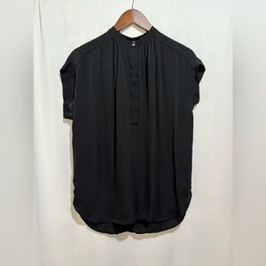 Vince V-Neck Black Blouse Size XS Silk Relaxed‎ Popover Cap Sleeve Modern Top